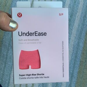 Lululemon UnderEase Super High Rise Shortie Sakura Pink size Small